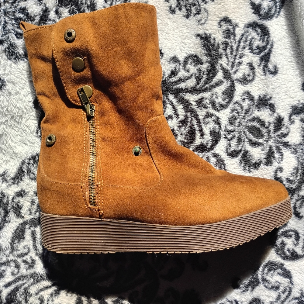 Joe boxer Women's Vintage Tan Suede Ankle Boots, Excellent Condition Sz 7 - Picture 3 of 16